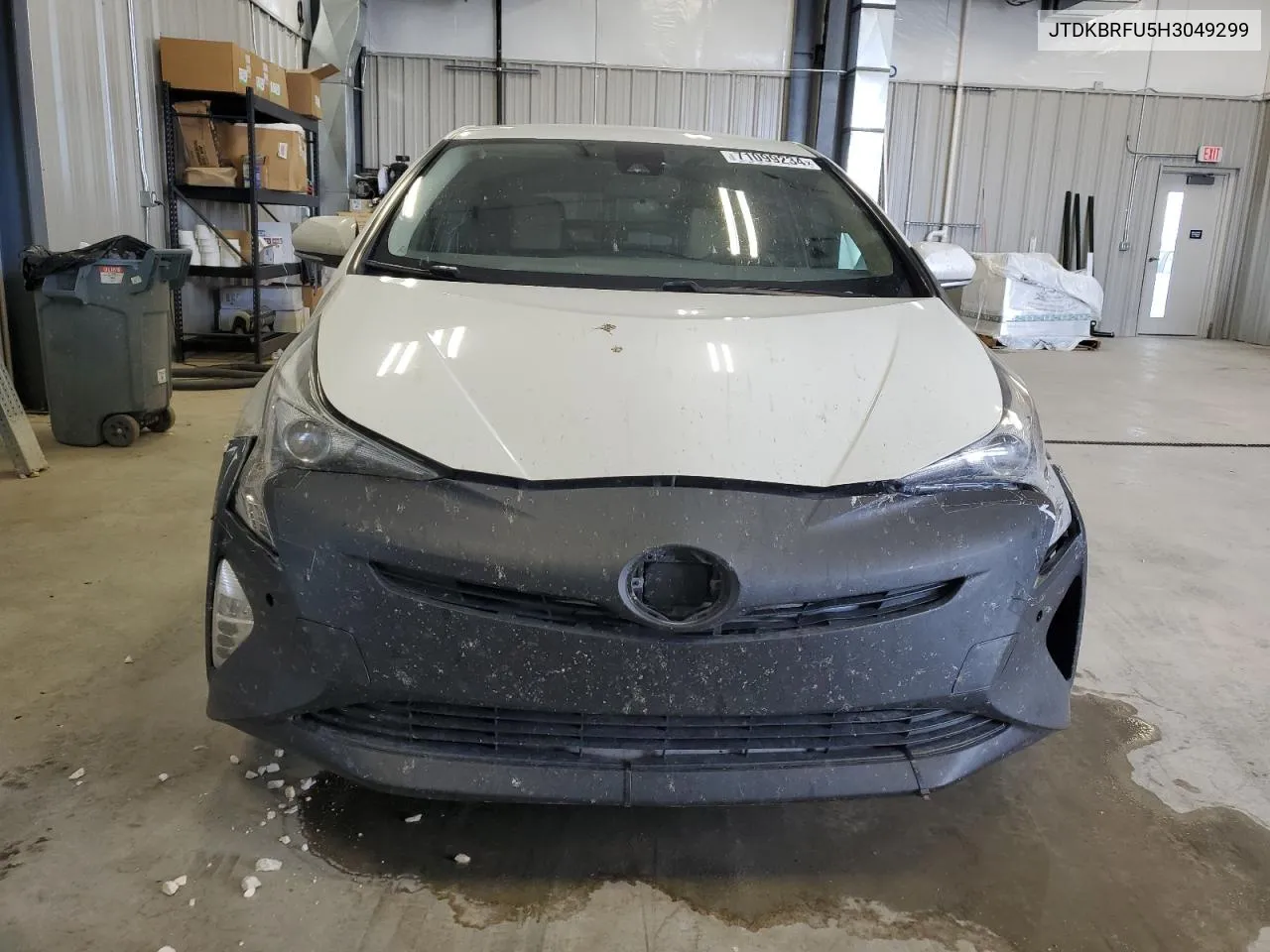 JTDKBRFU5H3049299 2017 Toyota Prius