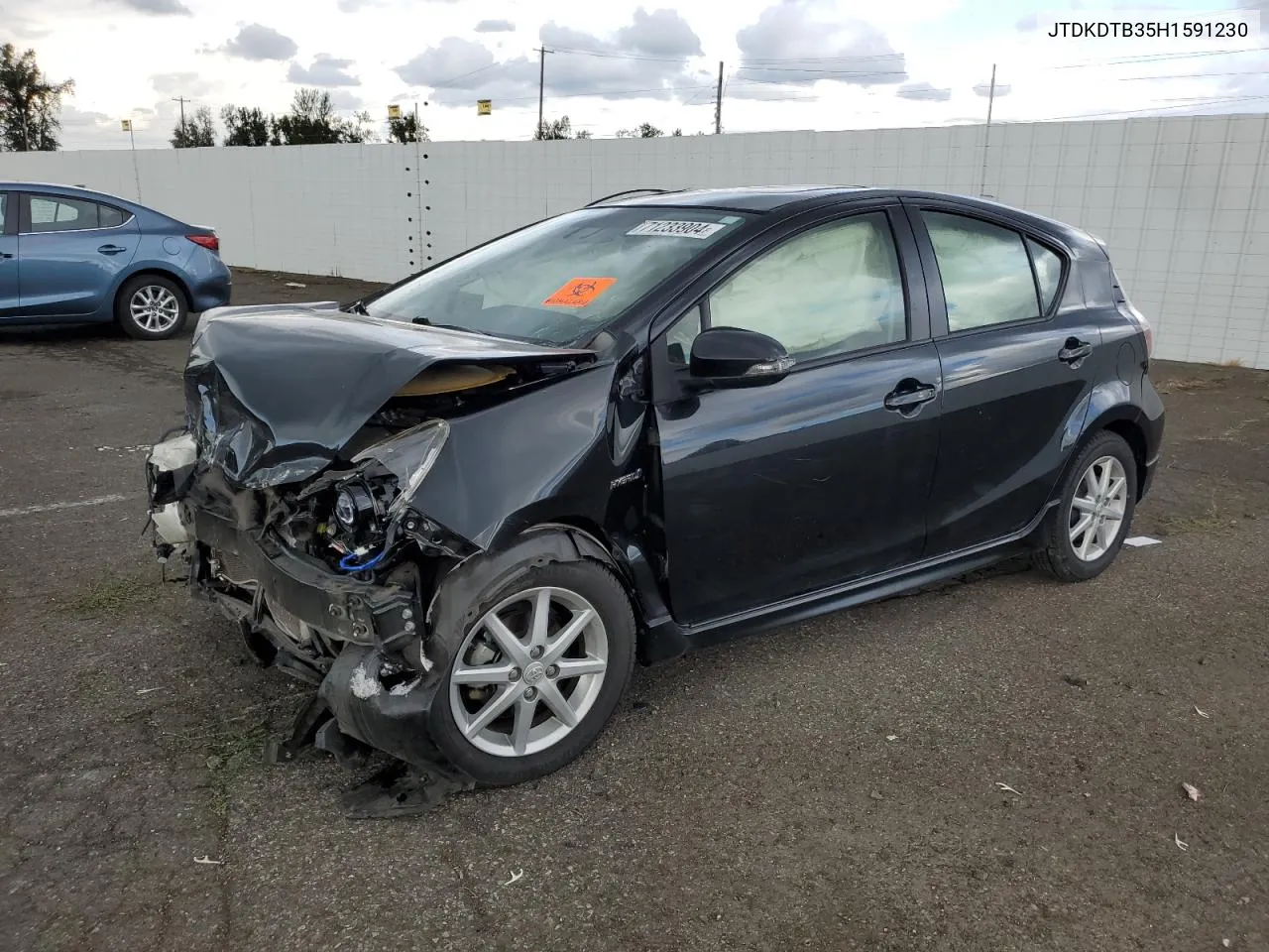 JTDKDTB35H1591230 2017 Toyota Prius C