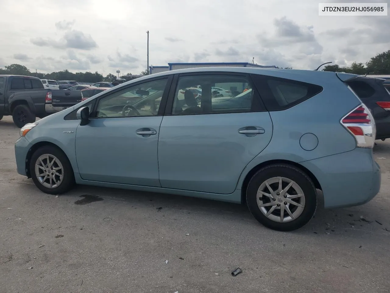 JTDZN3EU2HJ056985 2017 Toyota Prius V