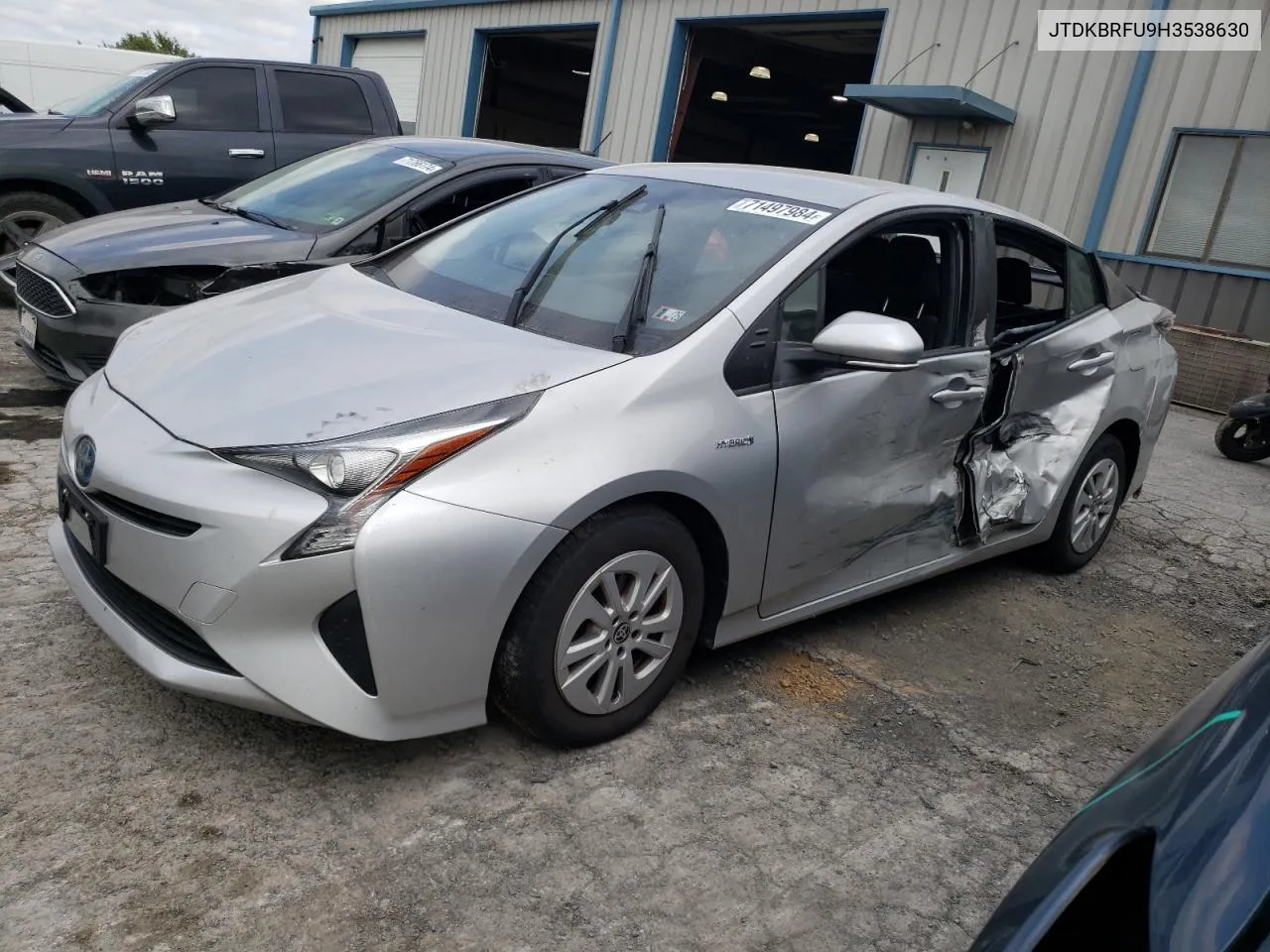 JTDKBRFU9H3538630 2017 Toyota Prius