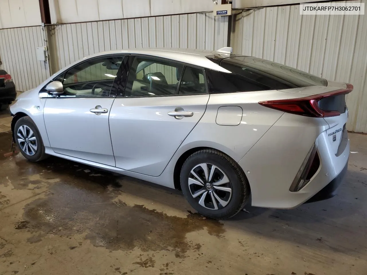 JTDKARFP7H3062701 2017 Toyota Prius Prime