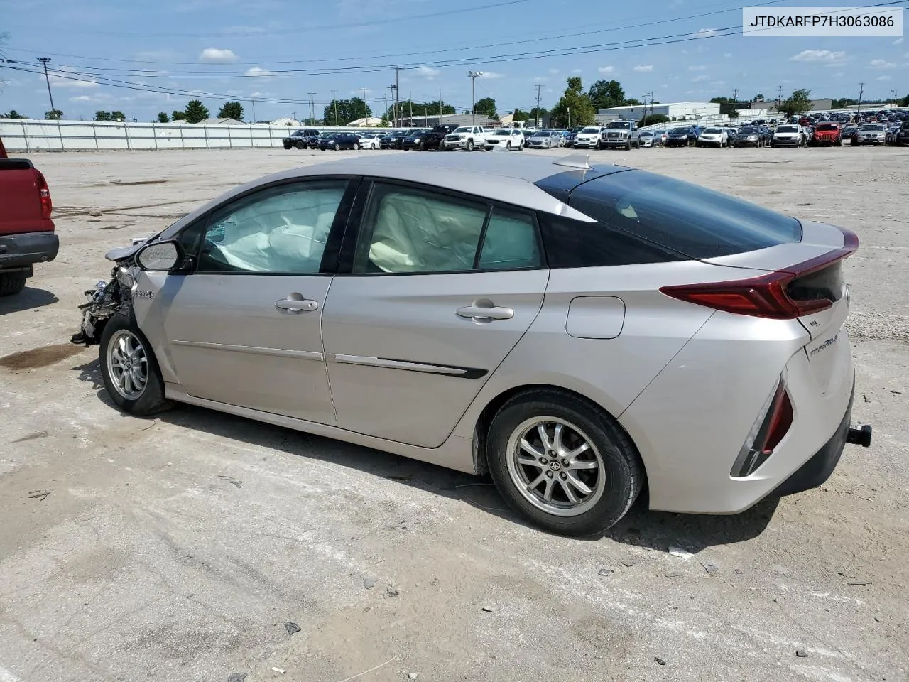 JTDKARFP7H3063086 2017 Toyota Prius Prime