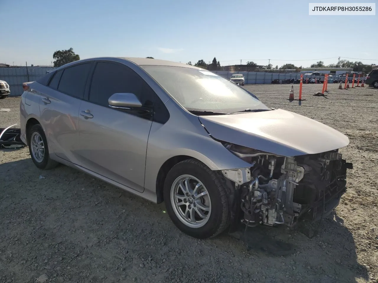 JTDKARFP8H3055286 2017 Toyota Prius Prime