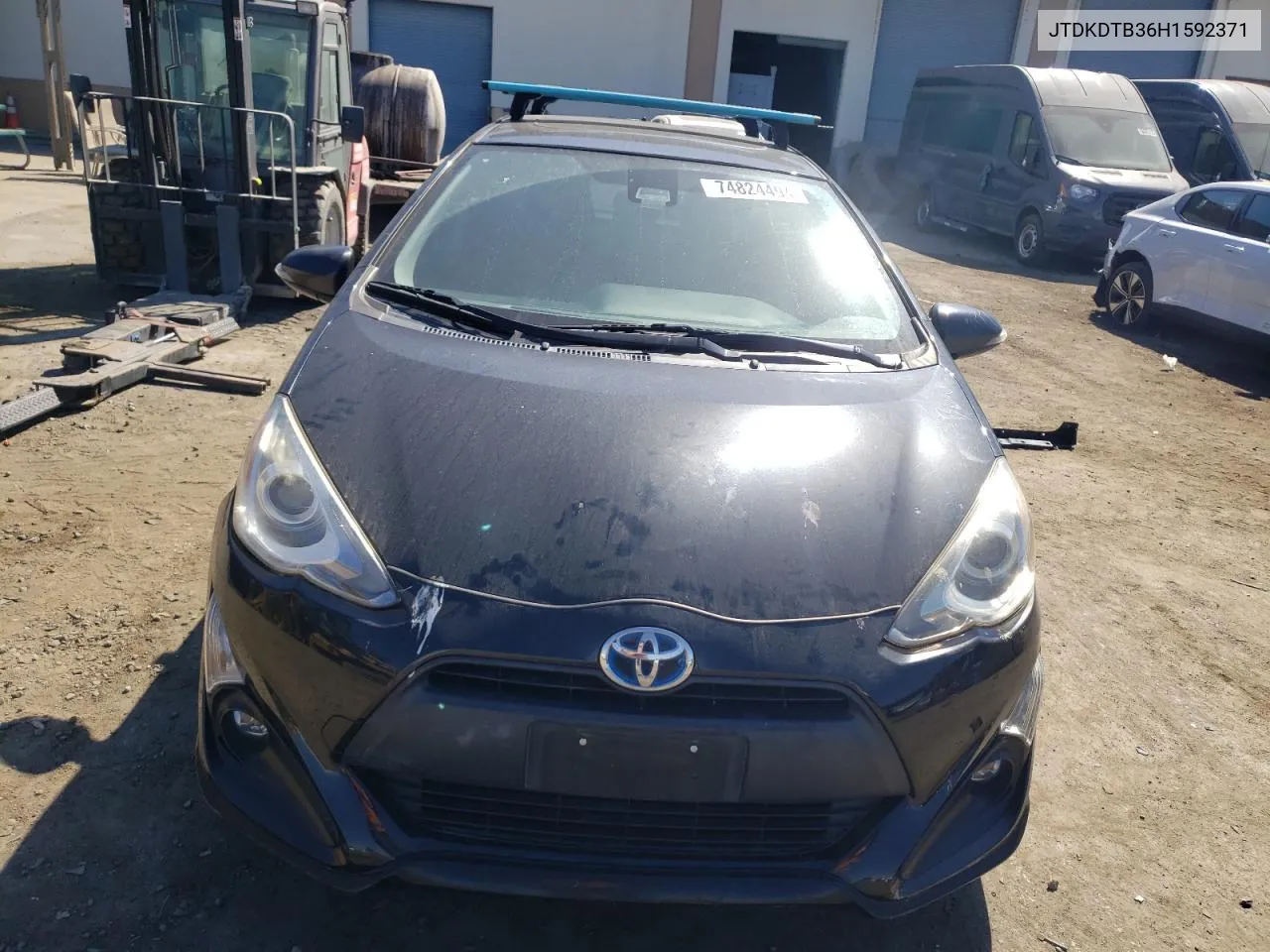 2017 Toyota Prius C VIN: JTDKDTB36H1592371 Lot: 74824494