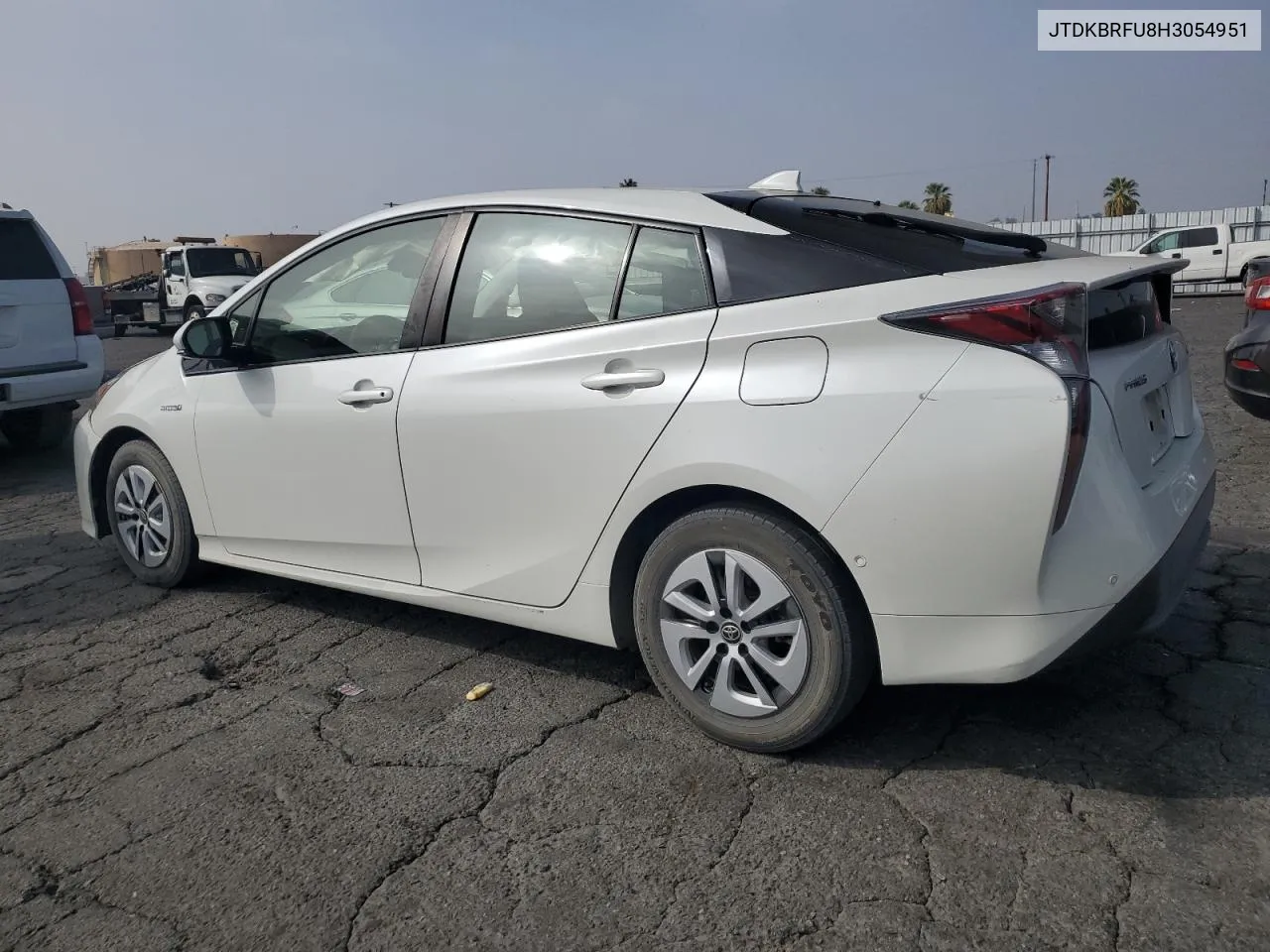 JTDKBRFU8H3054951 2017 Toyota Prius