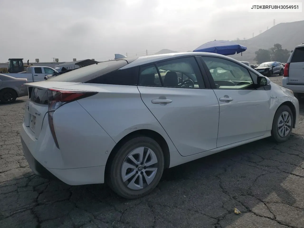 JTDKBRFU8H3054951 2017 Toyota Prius