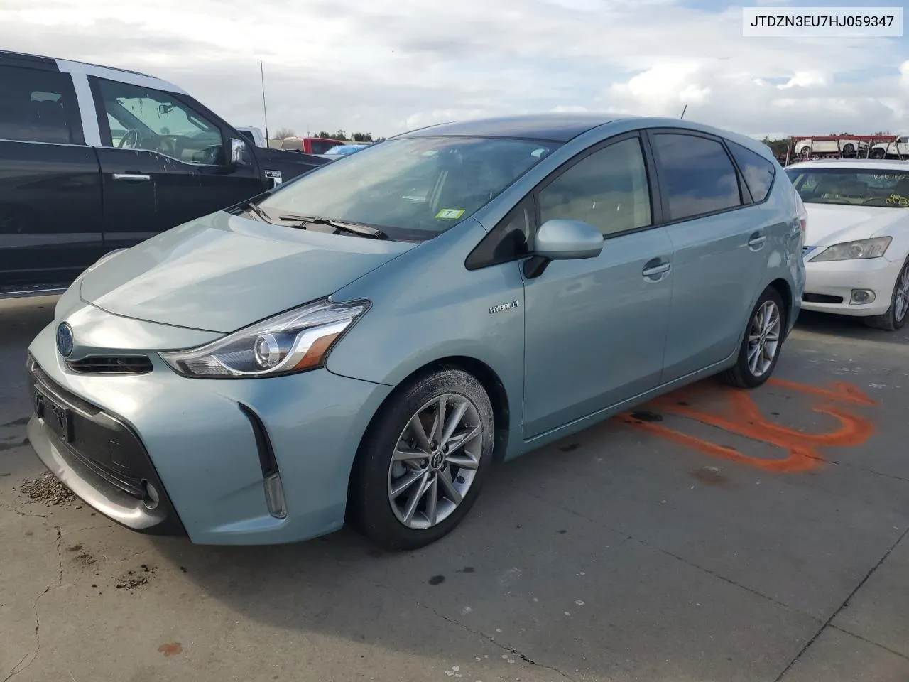 JTDZN3EU7HJ059347 2017 Toyota Prius V