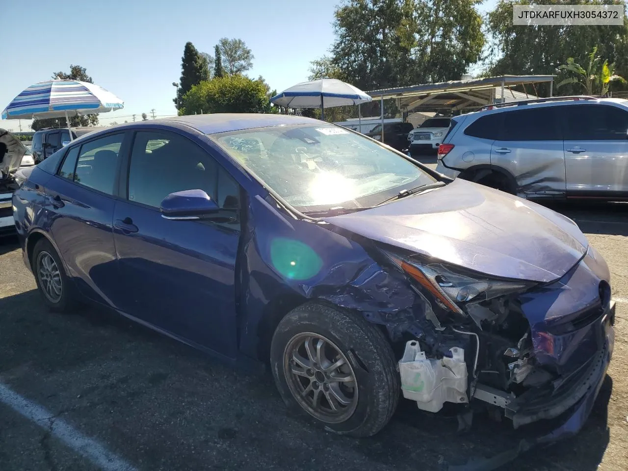 JTDKARFUXH3054372 2017 Toyota Prius