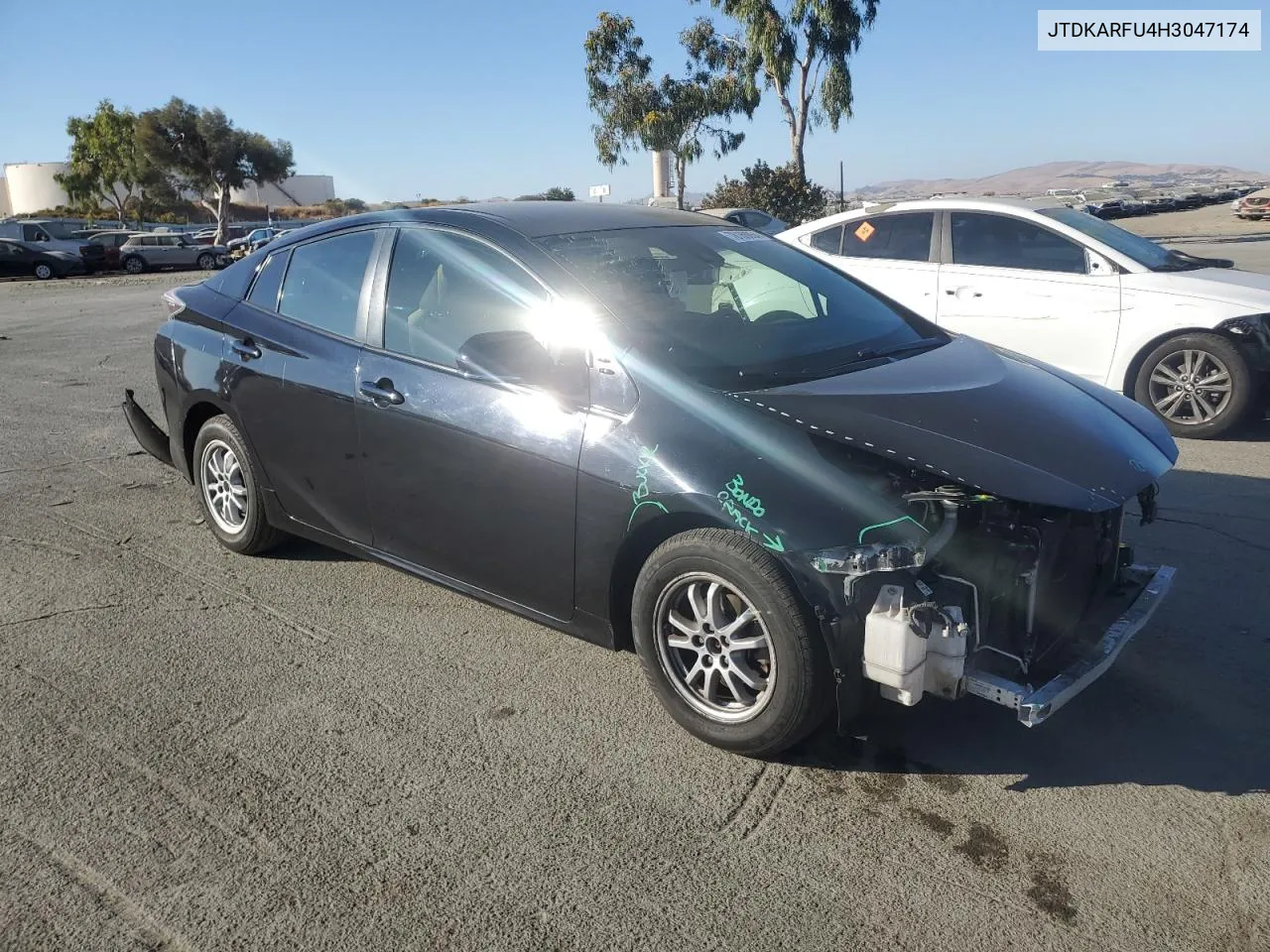 JTDKARFU4H3047174 2017 Toyota Prius