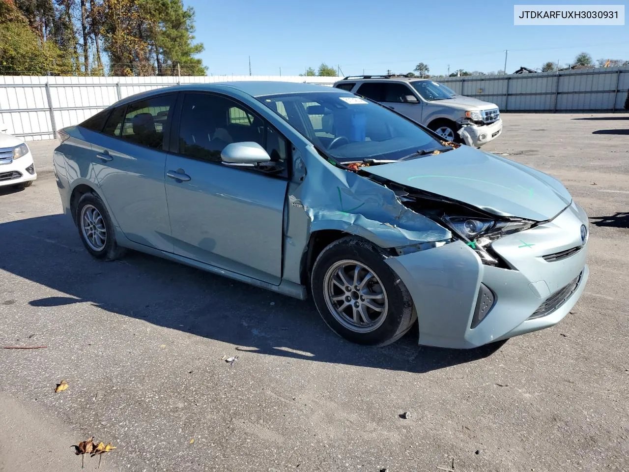 JTDKARFUXH3030931 2017 Toyota Prius