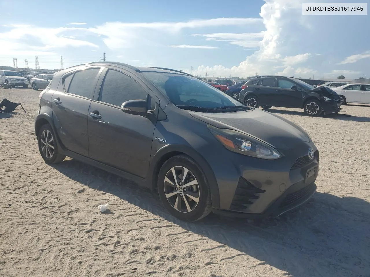 JTDKDTB35J1617945 2018 Toyota Prius C