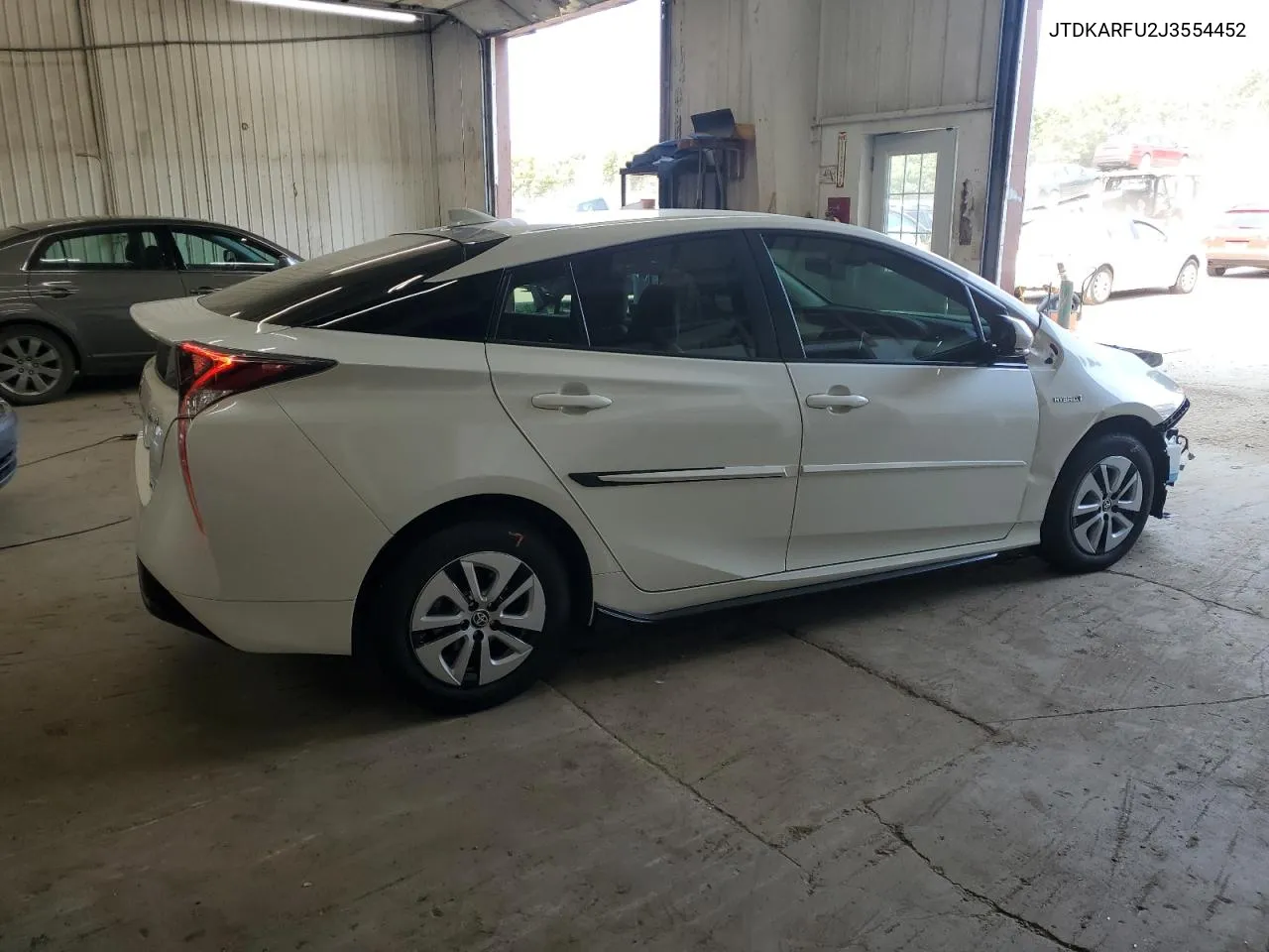 2018 Toyota Prius VIN: JTDKARFU2J3554452 Lot: 71233354