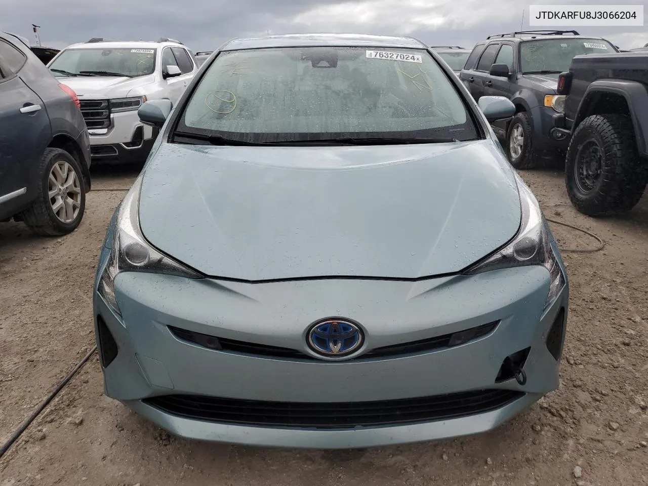 JTDKARFU8J3066204 2018 Toyota Prius