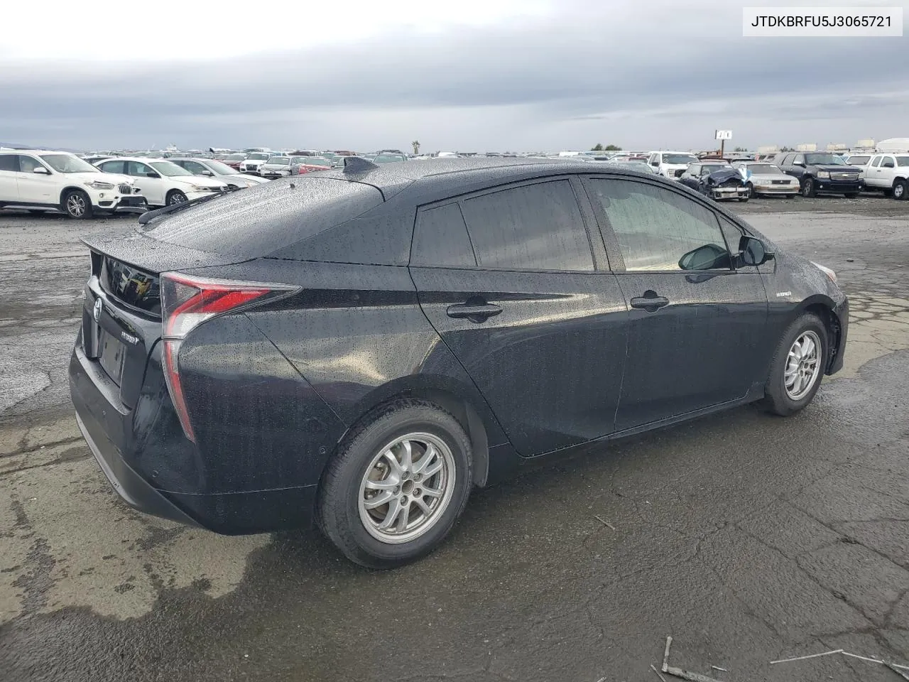 JTDKBRFU5J3065721 2018 Toyota Prius