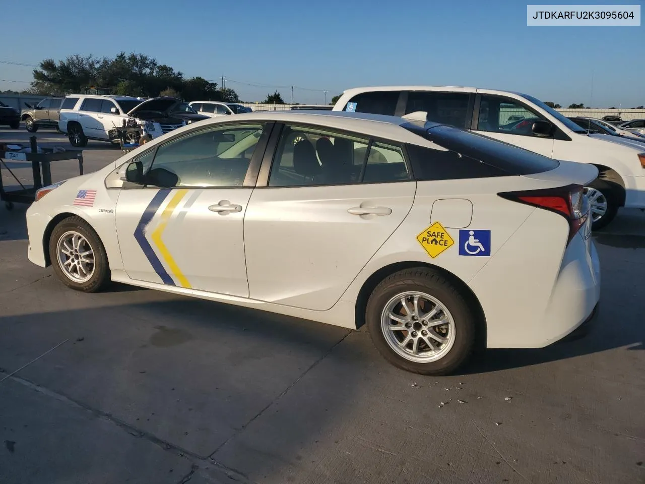 JTDKARFU2K3095604 2019 Toyota Prius