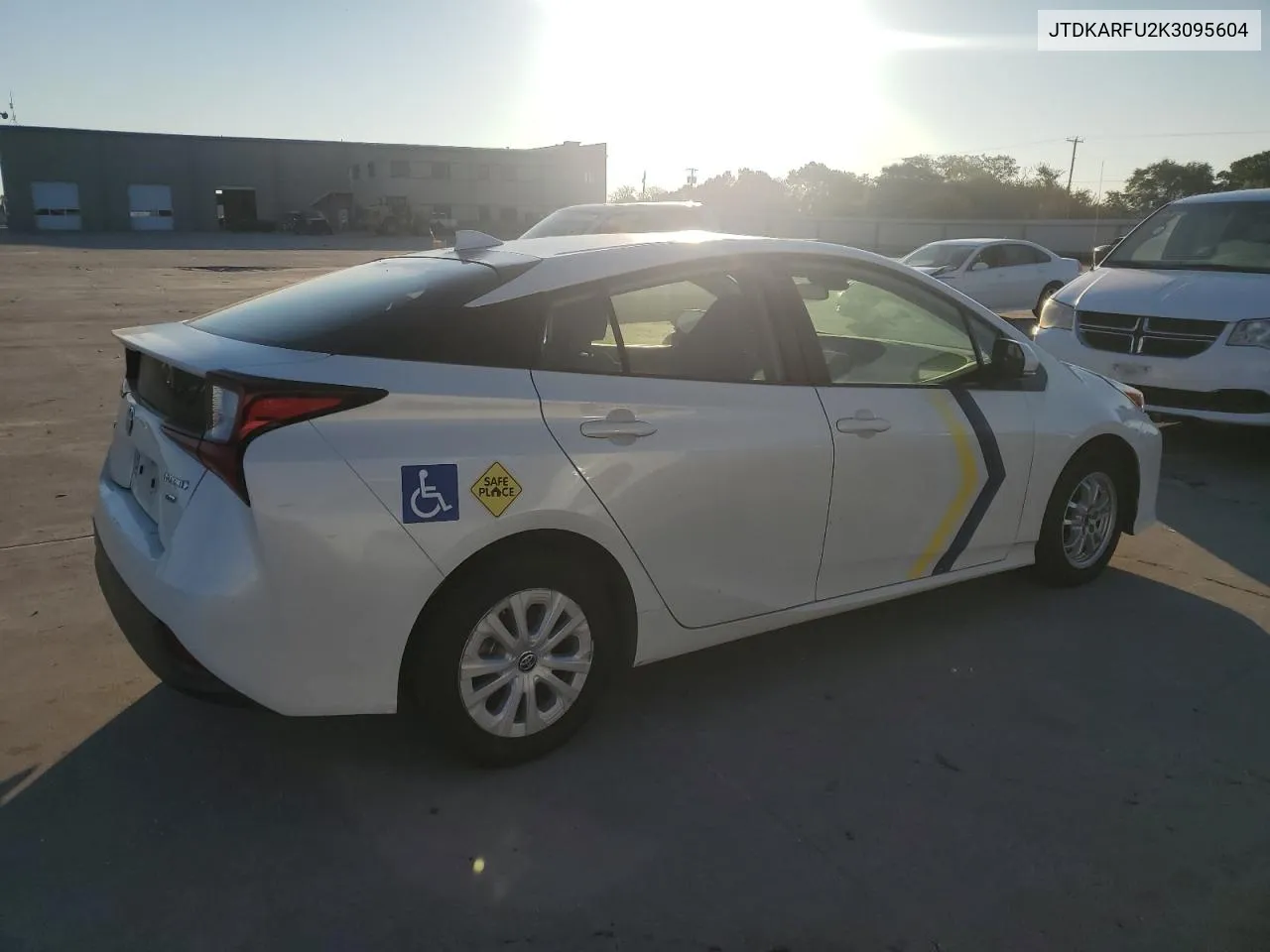 JTDKARFU2K3095604 2019 Toyota Prius