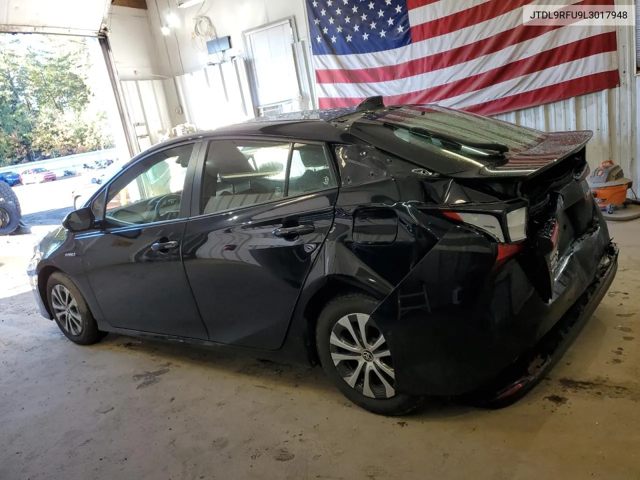 2020 Toyota Prius Le VIN: JTDL9RFU9L3017948 Lot: 75980924