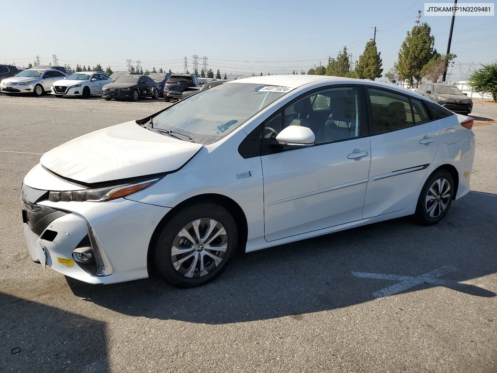 JTDKAMFP1N3209481 2022 Toyota Prius Prime Le