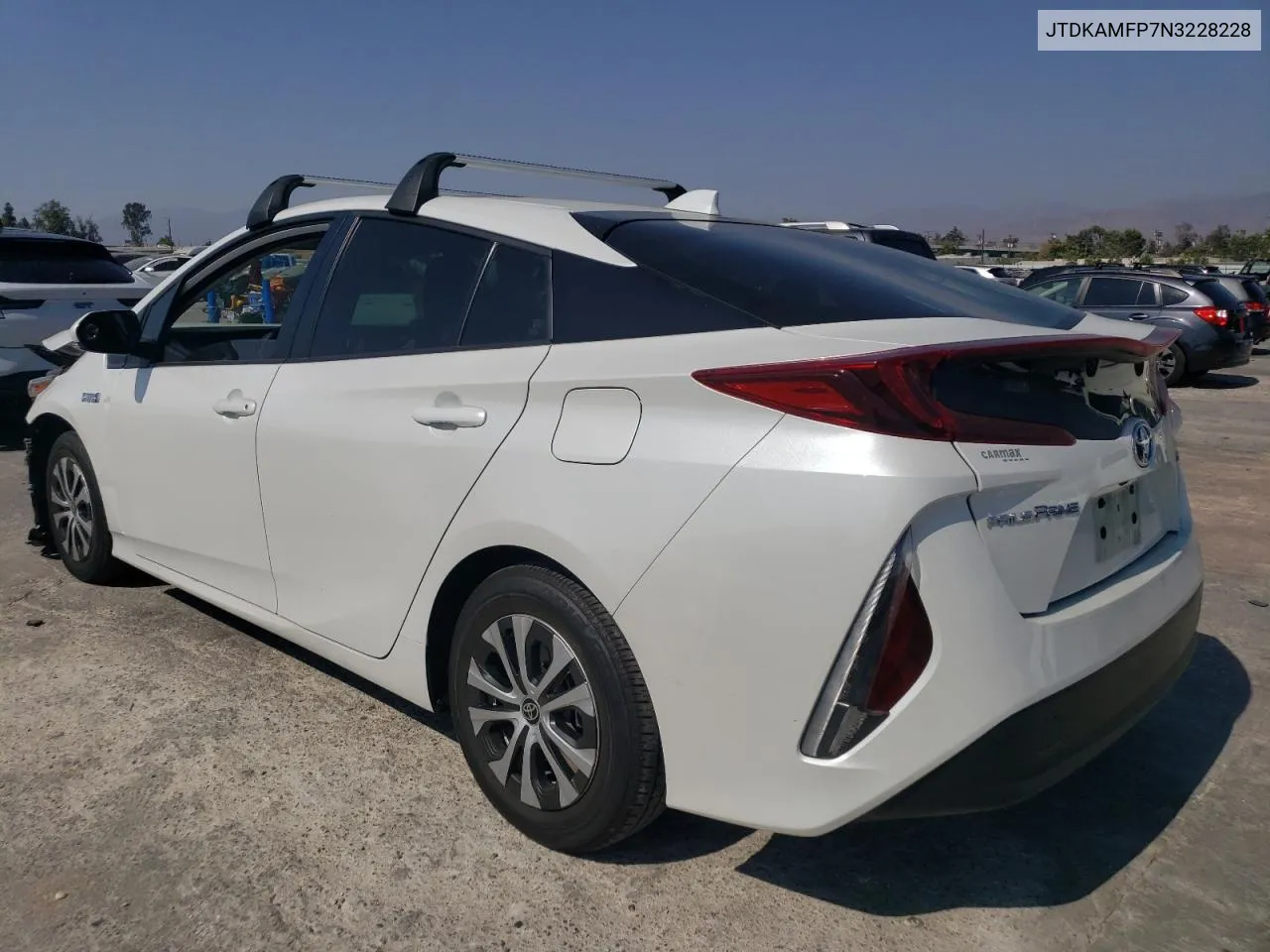 2022 Toyota Prius Prime Le VIN: JTDKAMFP7N3228228 Lot: 70847204