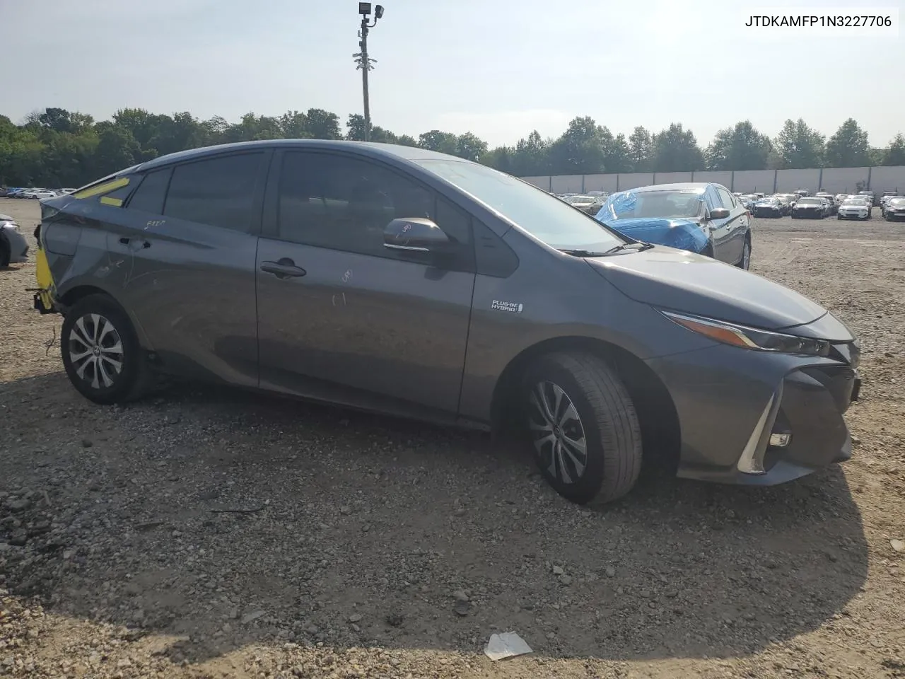 2022 Toyota Prius Prime Le VIN: JTDKAMFP1N3227706 Lot: 72974264