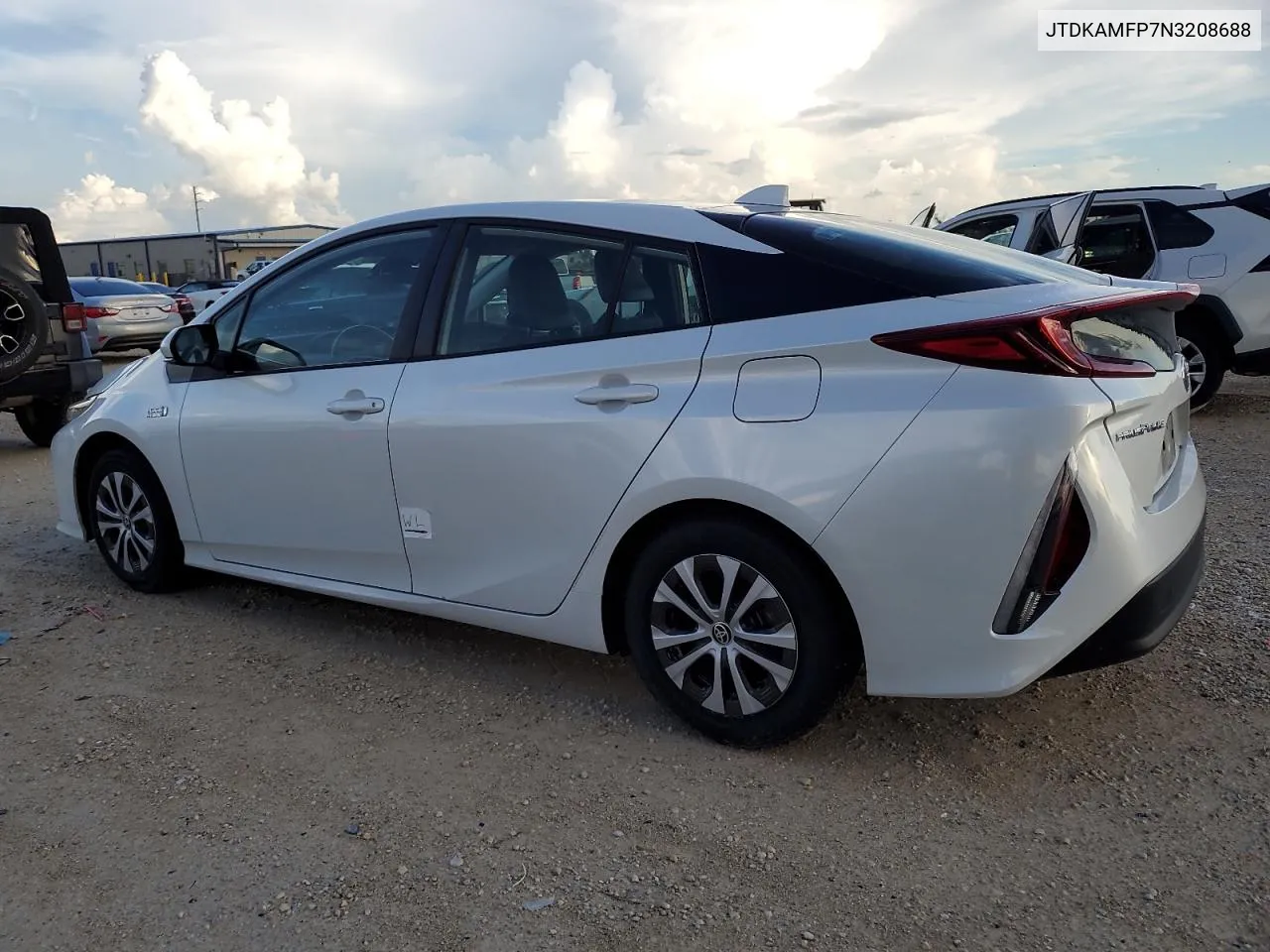 2022 Toyota Prius Prime Le VIN: JTDKAMFP7N3208688 Lot: 73981054