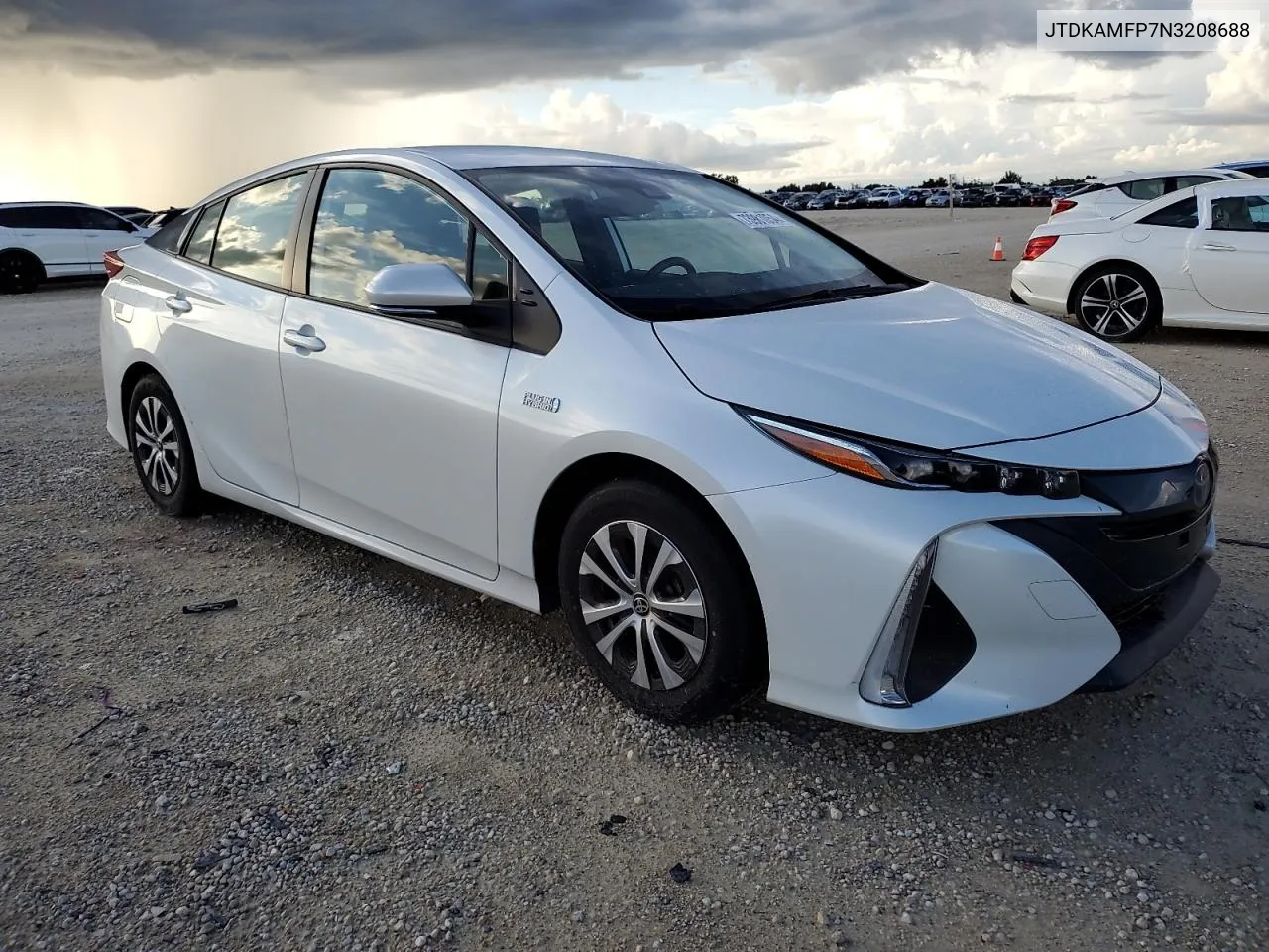 2022 Toyota Prius Prime Le VIN: JTDKAMFP7N3208688 Lot: 73981054