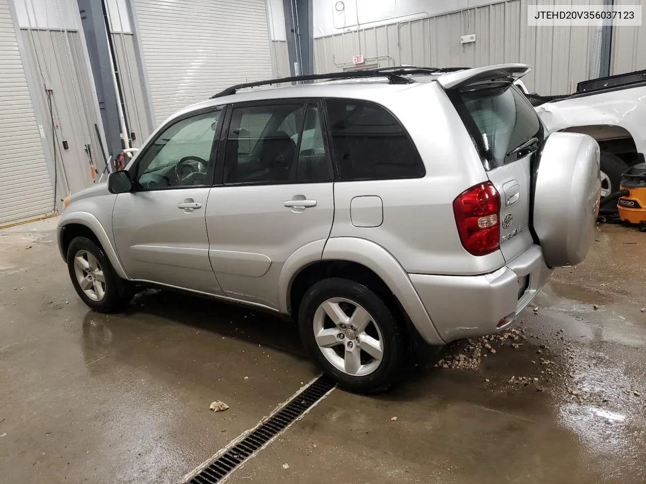 2005 Toyota Rav4 VIN: JTEHD20V356037123 Lot: 79223784