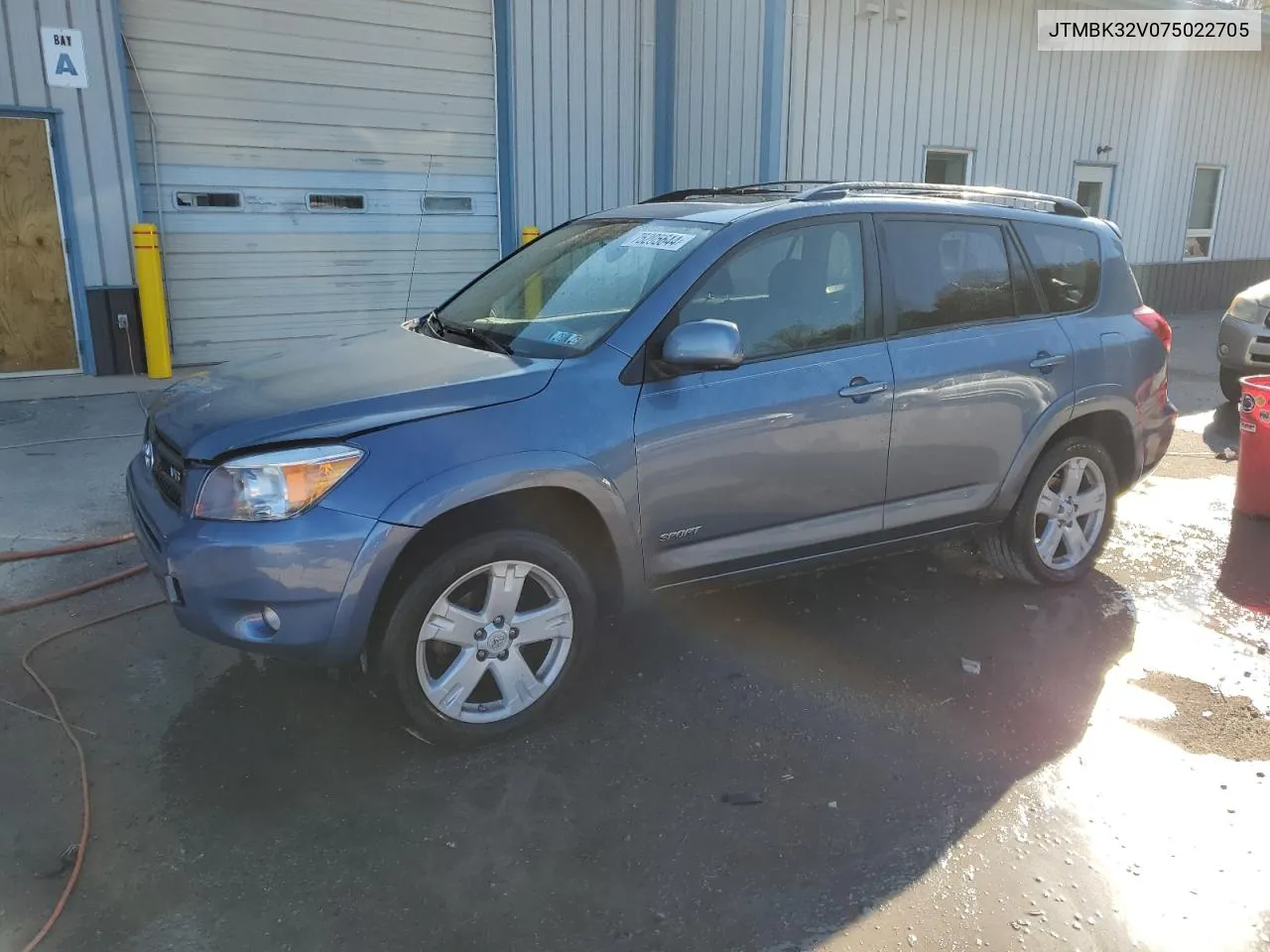 2007 Toyota Rav4 Sport VIN: JTMBK32V075022705 Lot: 75205644