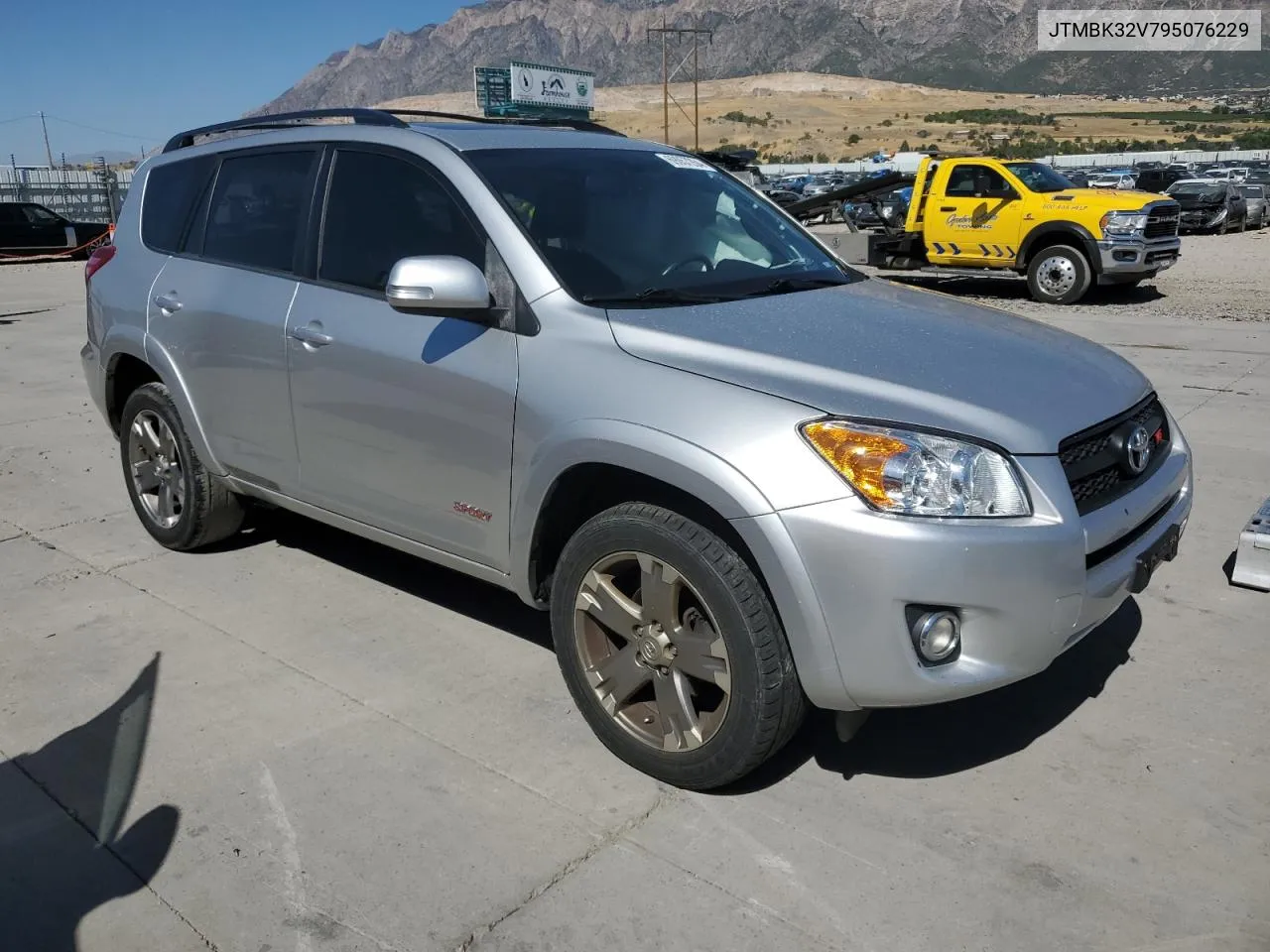 2009 Toyota Rav4 Sport VIN: JTMBK32V795076229 Lot: 69057264