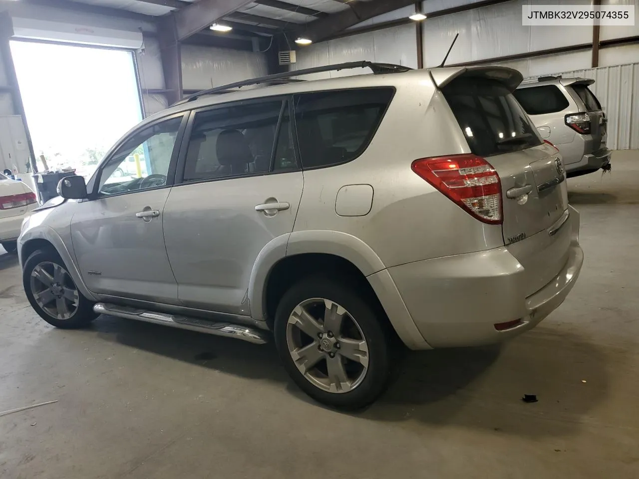 2009 Toyota Rav4 Sport VIN: JTMBK32V295074355 Lot: 72688704