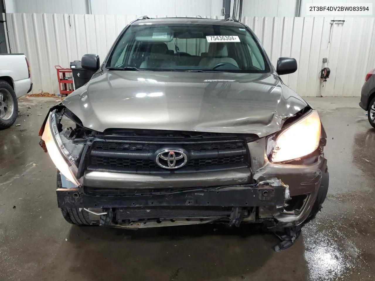 2T3BF4DV2BW083594 2011 Toyota Rav4