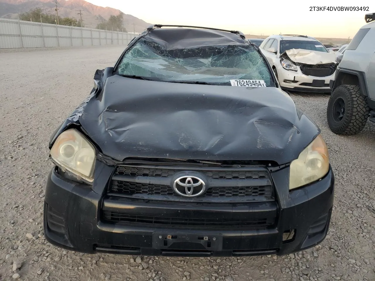 2T3KF4DV0BW093492 2011 Toyota Rav4