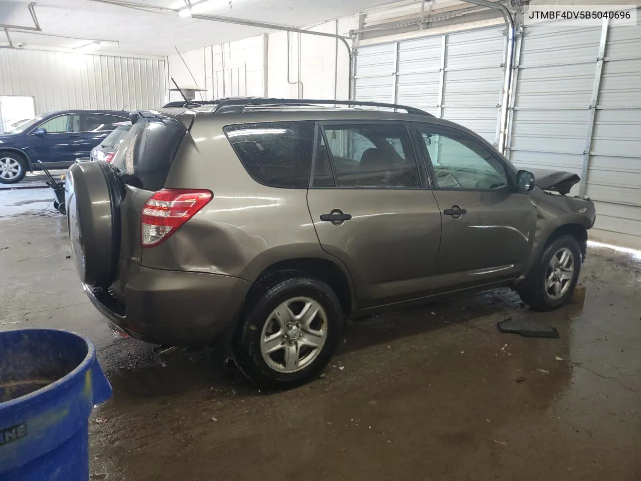 JTMBF4DV5B5040696 2011 Toyota Rav4