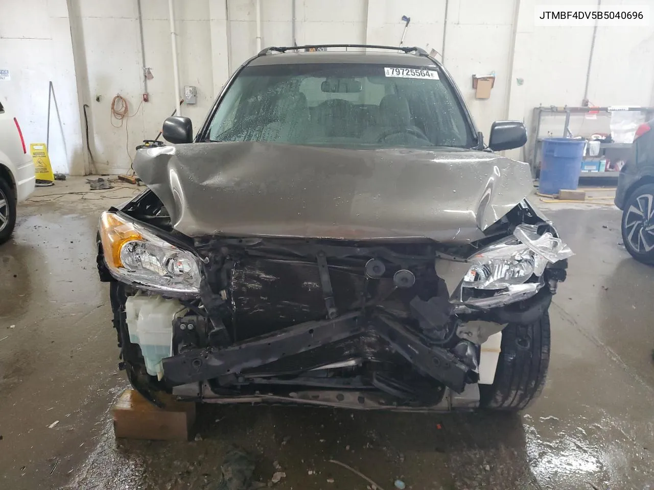 JTMBF4DV5B5040696 2011 Toyota Rav4