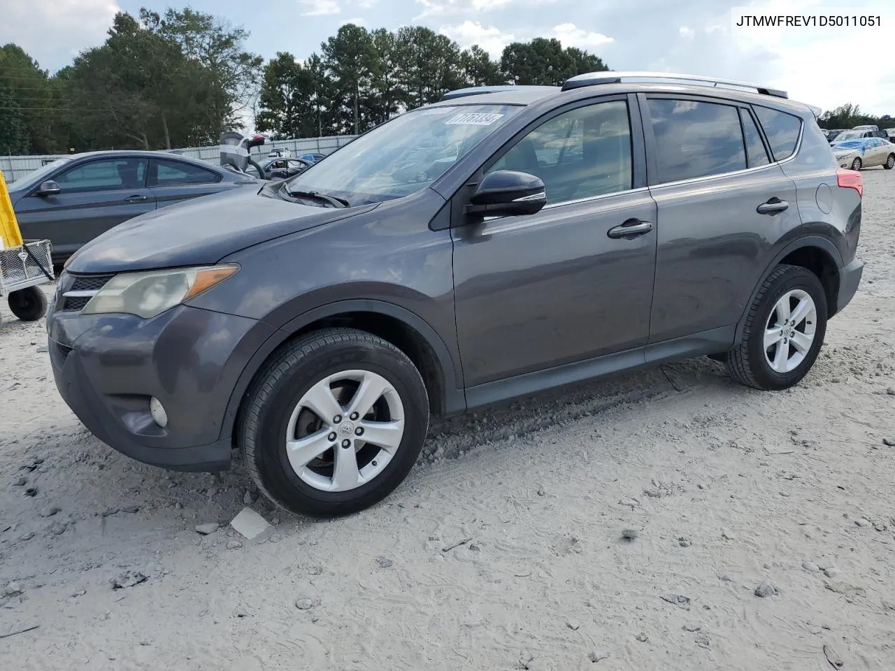 JTMWFREV1D5011051 2013 Toyota Rav4 Xle