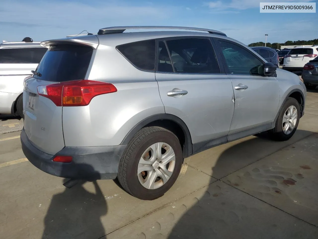 2013 Toyota Rav4 Le VIN: JTMZFREV9D5009366 Lot: 73873524