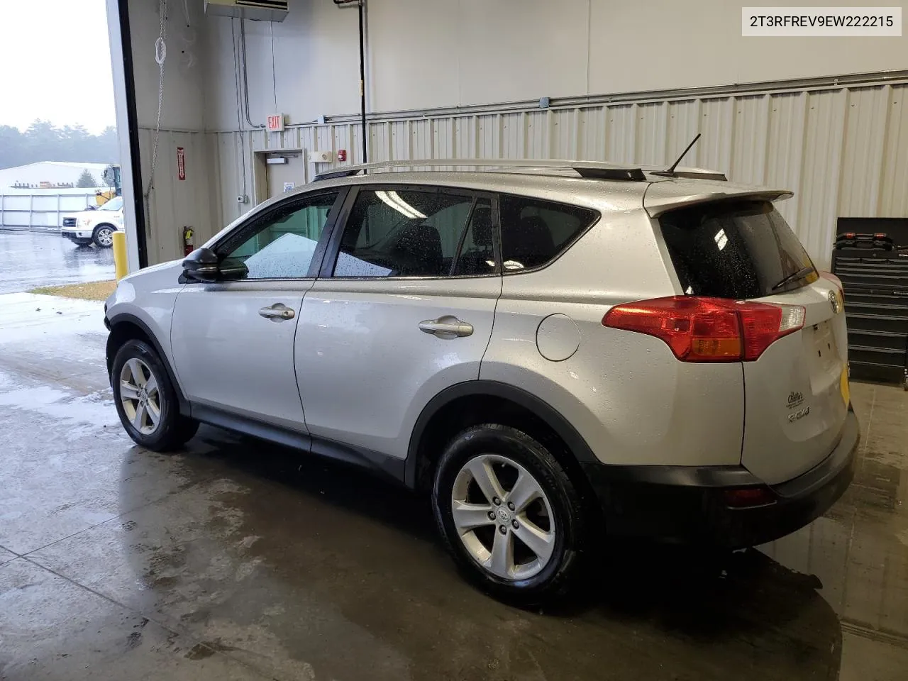 2T3RFREV9EW222215 2014 Toyota Rav4 Xle