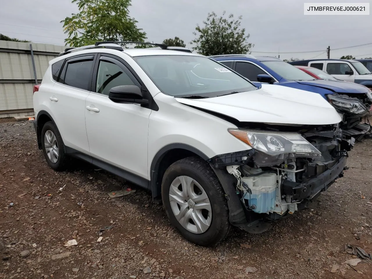 JTMBFREV6EJ000621 2014 Toyota Rav4 Le