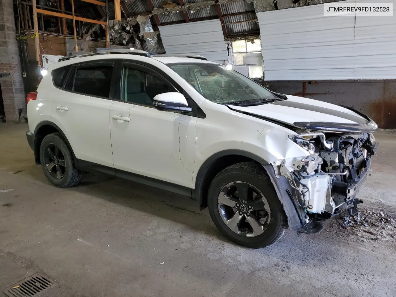 JTMRFREV9FD132528 2015 Toyota Rav4 Xle