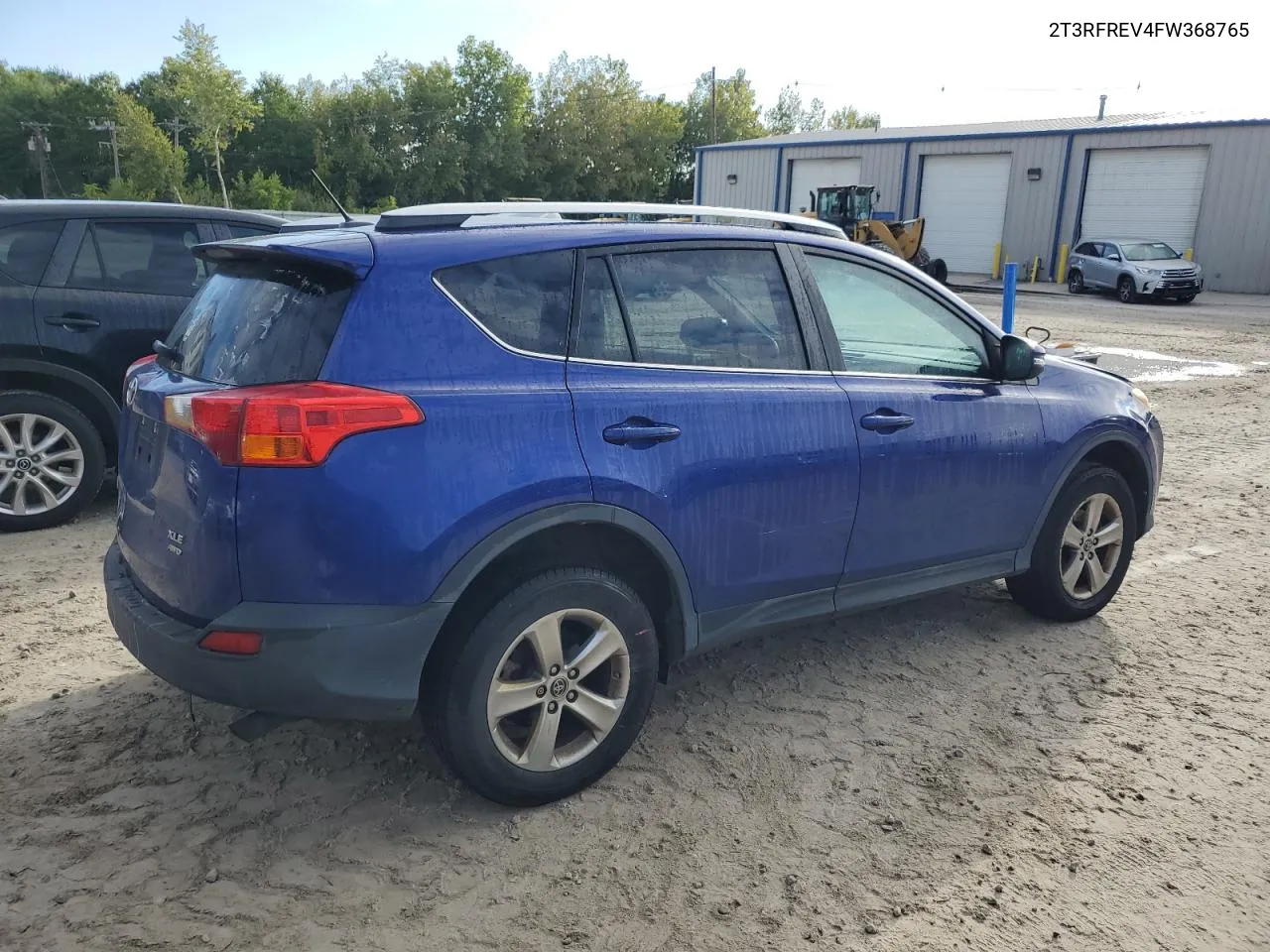 2T3RFREV4FW368765 2015 Toyota Rav4 Xle