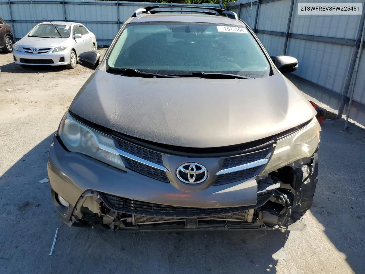 2T3WFREV8FW225451 2015 Toyota Rav4 Xle