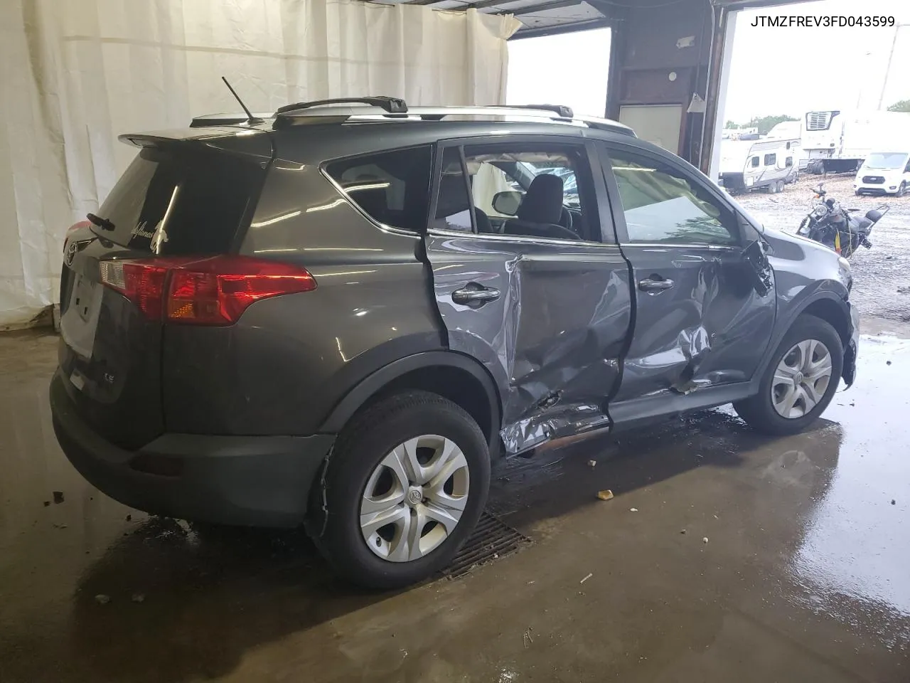 JTMZFREV3FD043599 2015 Toyota Rav4 Le