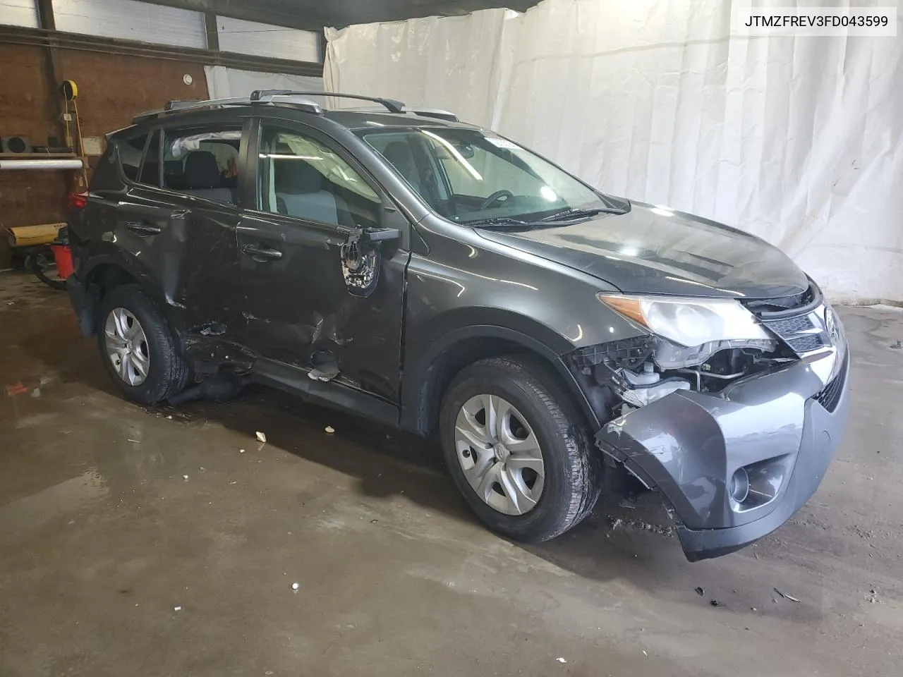 JTMZFREV3FD043599 2015 Toyota Rav4 Le