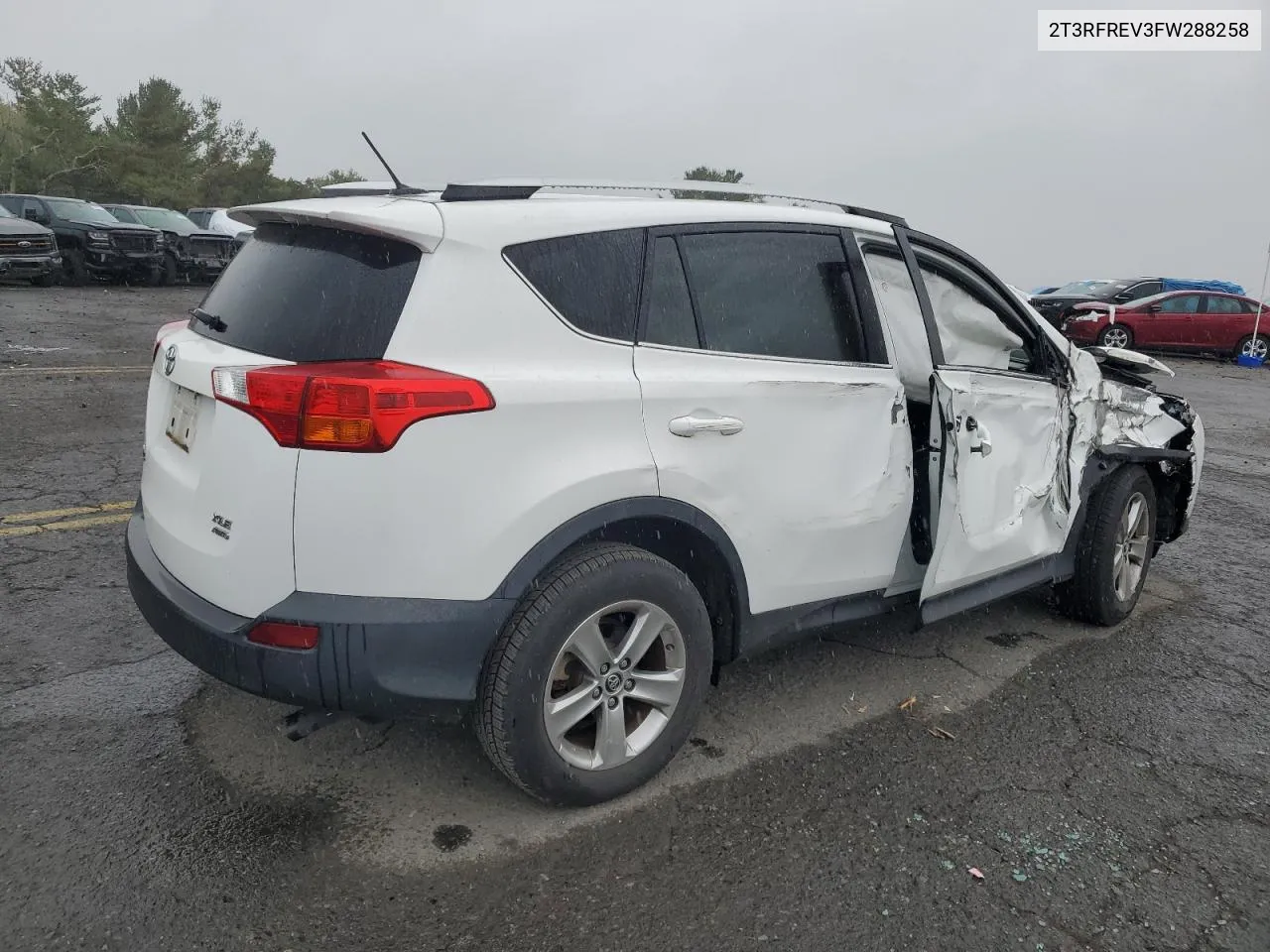 2T3RFREV3FW288258 2015 Toyota Rav4 Xle