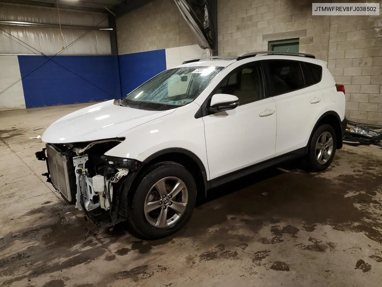 JTMWFREV8FJ038502 2015 Toyota Rav4 Xle