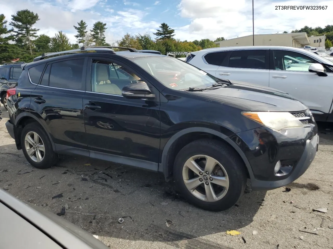 2T3RFREV0FW323967 2015 Toyota Rav4 Xle