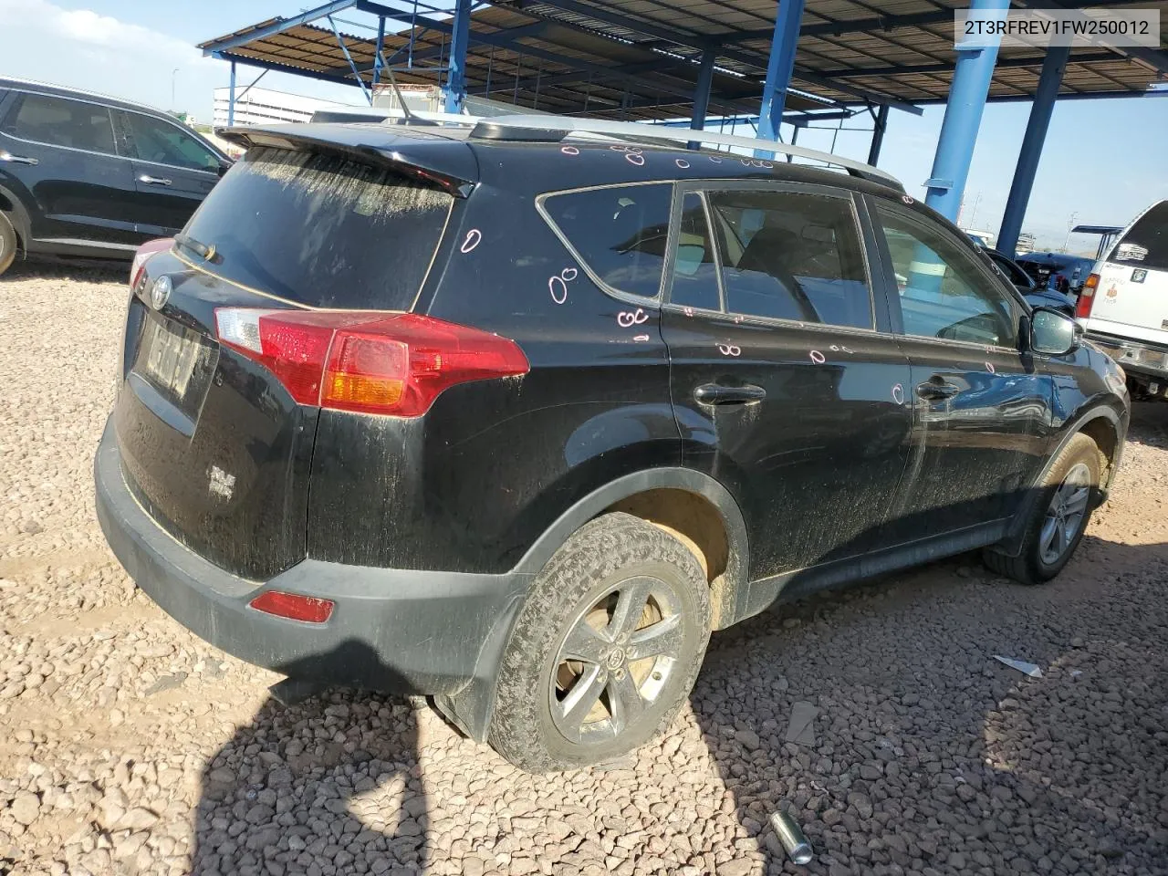 2T3RFREV1FW250012 2015 Toyota Rav4 Xle