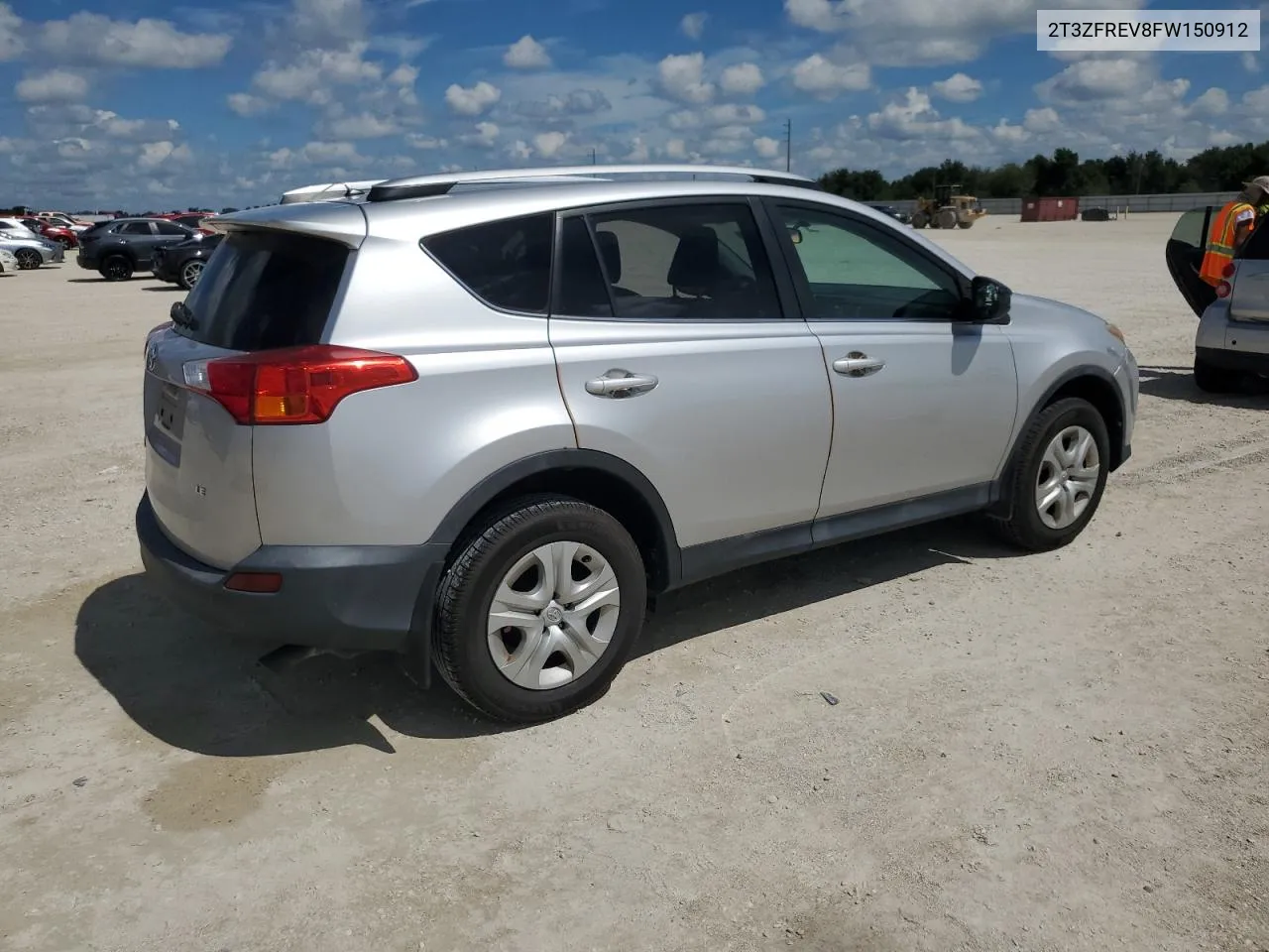 2T3ZFREV8FW150912 2015 Toyota Rav4 Le