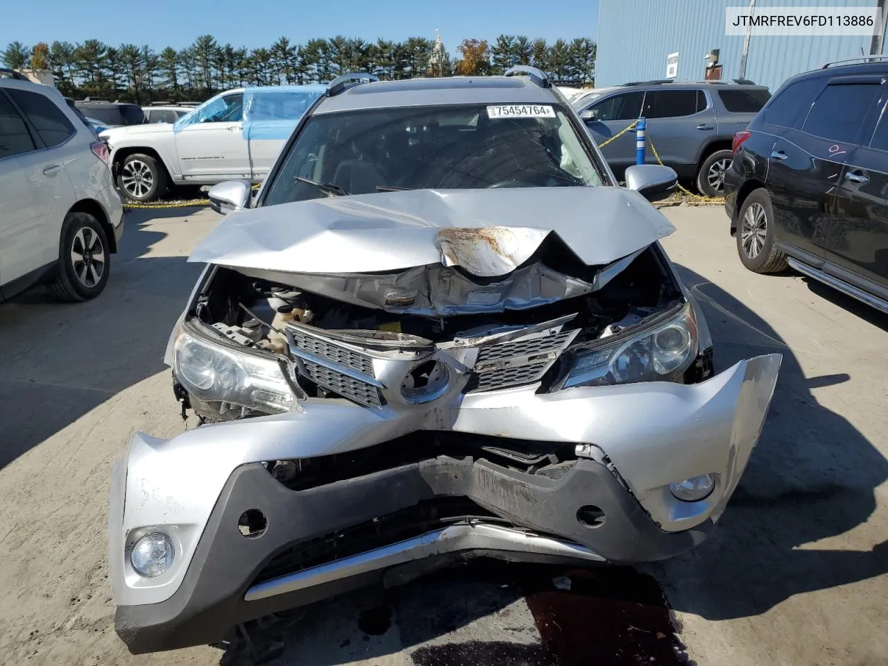 JTMRFREV6FD113886 2015 Toyota Rav4 Xle