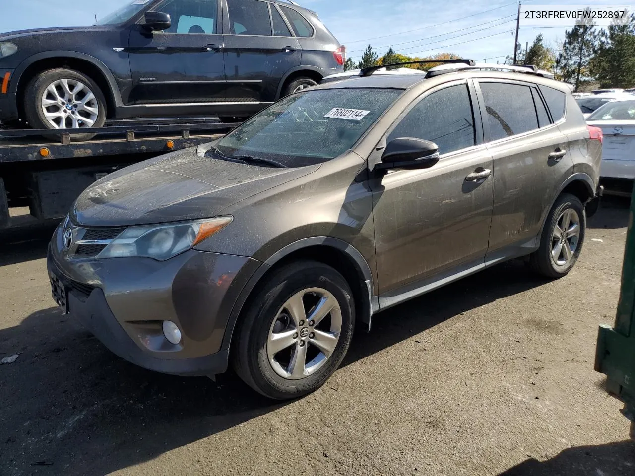 2T3RFREV0FW252897 2015 Toyota Rav4 Xle